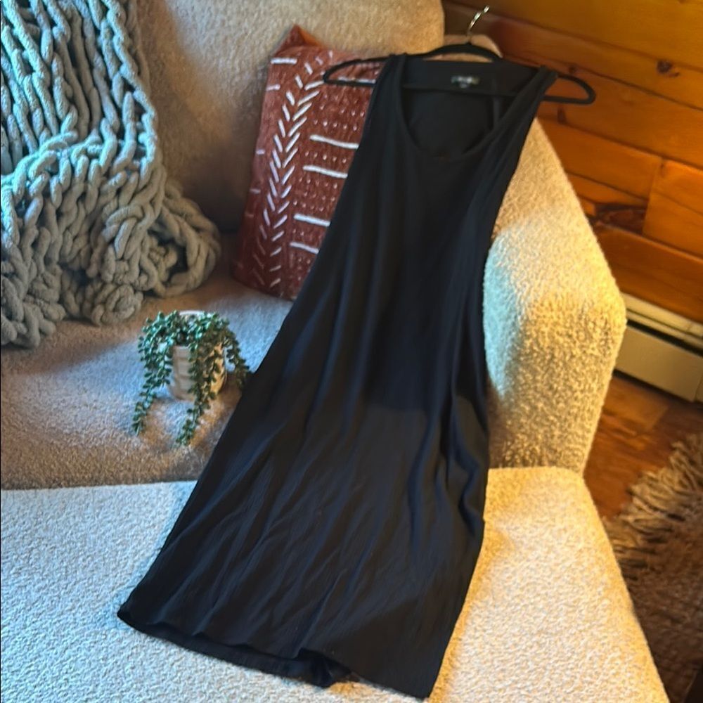 Black Sleeveless Dress